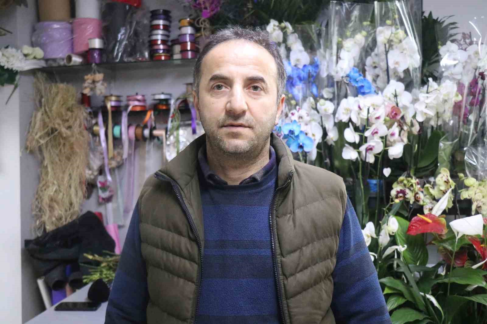 Çiçekçilerin 14 Şubat mesaisi: Tek bir gül 150, buket 500 liradan alıcı buluyor
