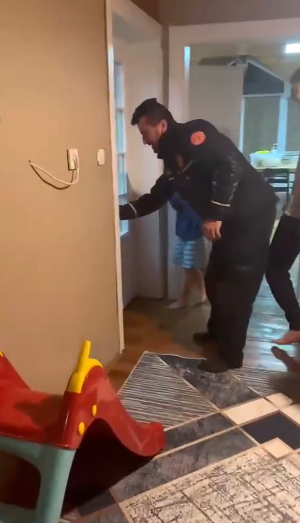 Yalova’da itfaiyeci baba bu kez oğlunu kurtardı