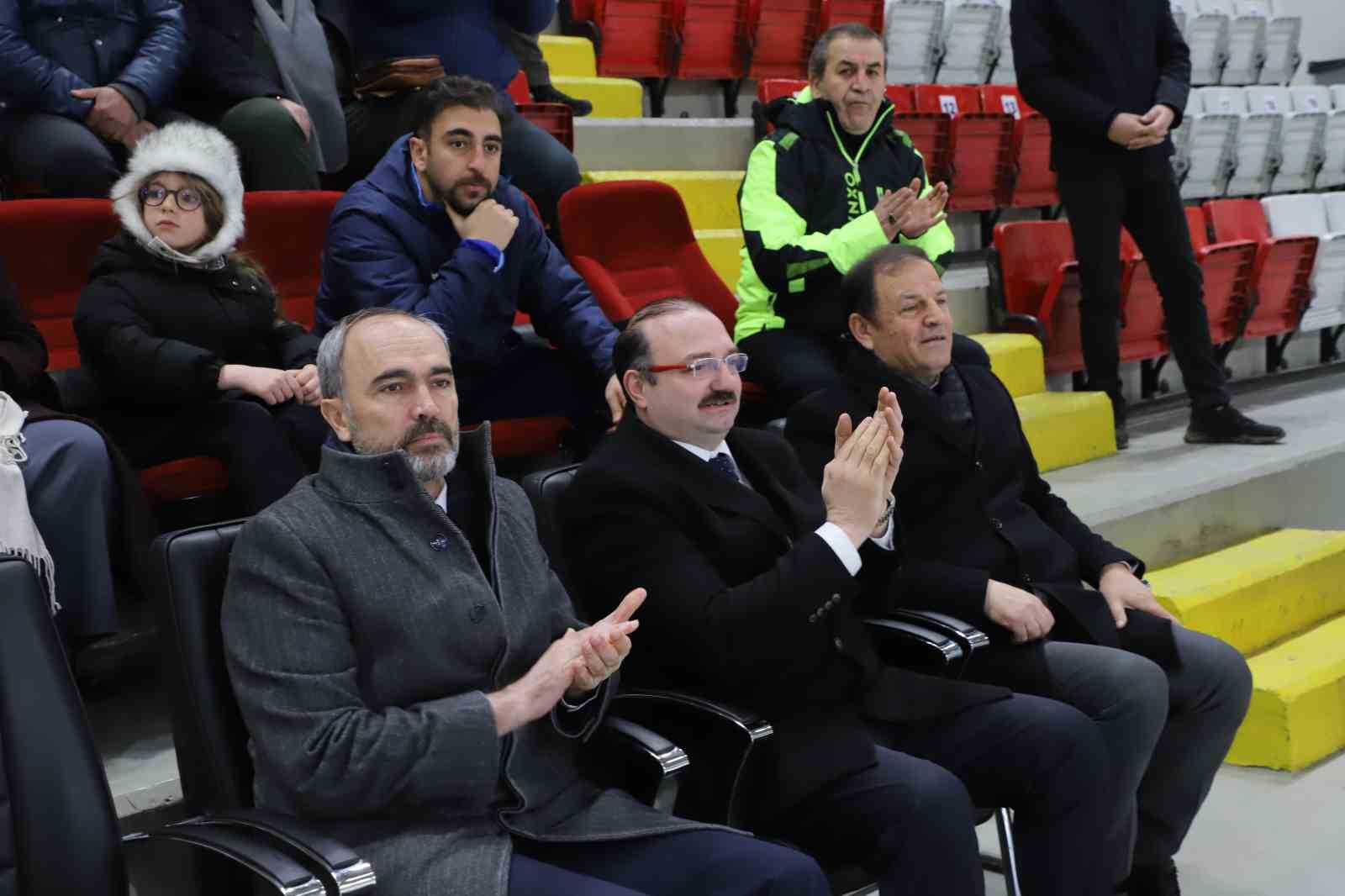 Atatürk Üniversitesi buz hokeyinde zirvede
