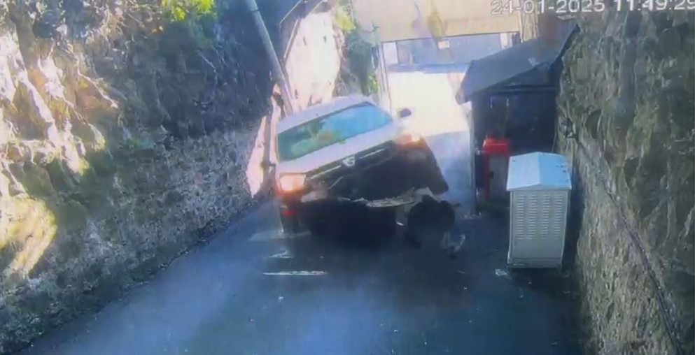 Alarko Holding Yönetim Kurulu Başkanı İzzet Garih’e ölüm tehdidi iddiası: Şüpheli aracıyla dubayı böyle yıktı