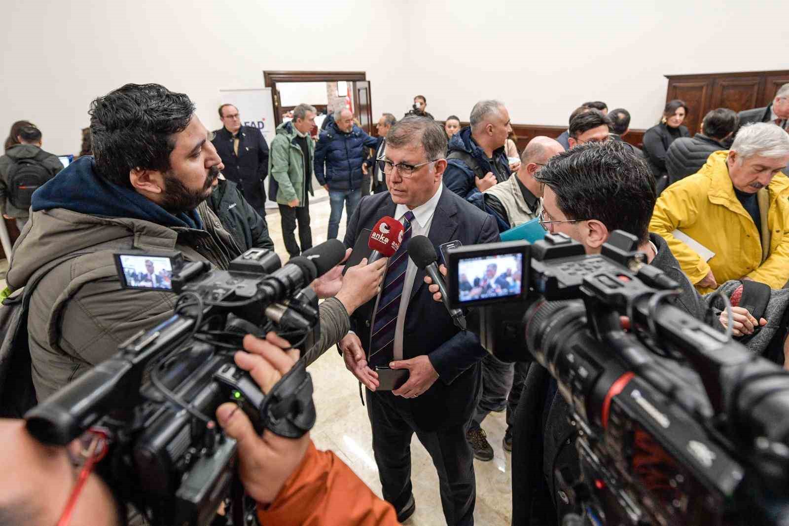 Başkan Tugay: "İzmir’de riskli yapıların tespiti ve yenilenmesi için üzerimize düşeni yapacağız"