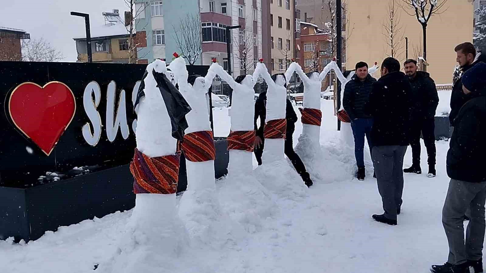 Kardan halay kurdular
