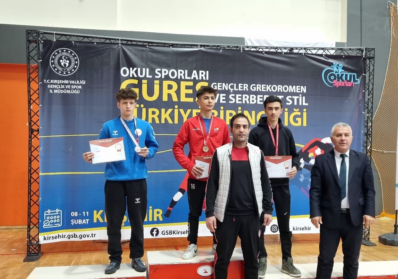 Güreşte Elazığlı sporculardan önemli başarı
