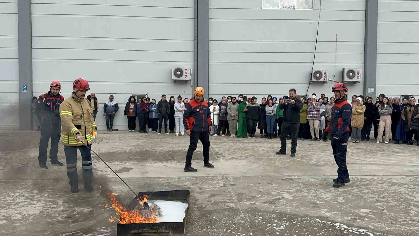 Mardin’de OSB’de tekstil fabrikasında yangın ve tahliye tatbikatı yapıldı
