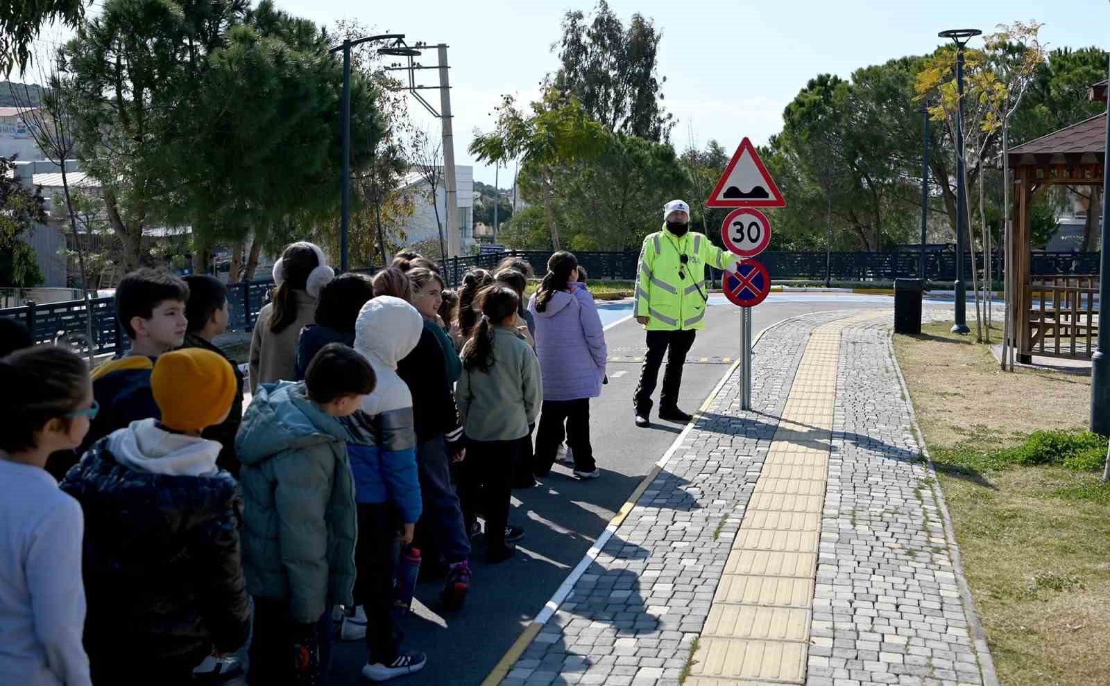 Kuşadası’ndaki trafik ve eğitim parkı 2,5 ayda 1738 öğrenciyi ağırladı
