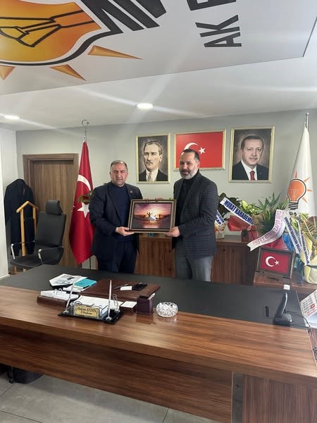 İl Genel Meclis &Uuml;yesi ve muhtarlardan İl Başkanına hayırlı olsun ziyareti
