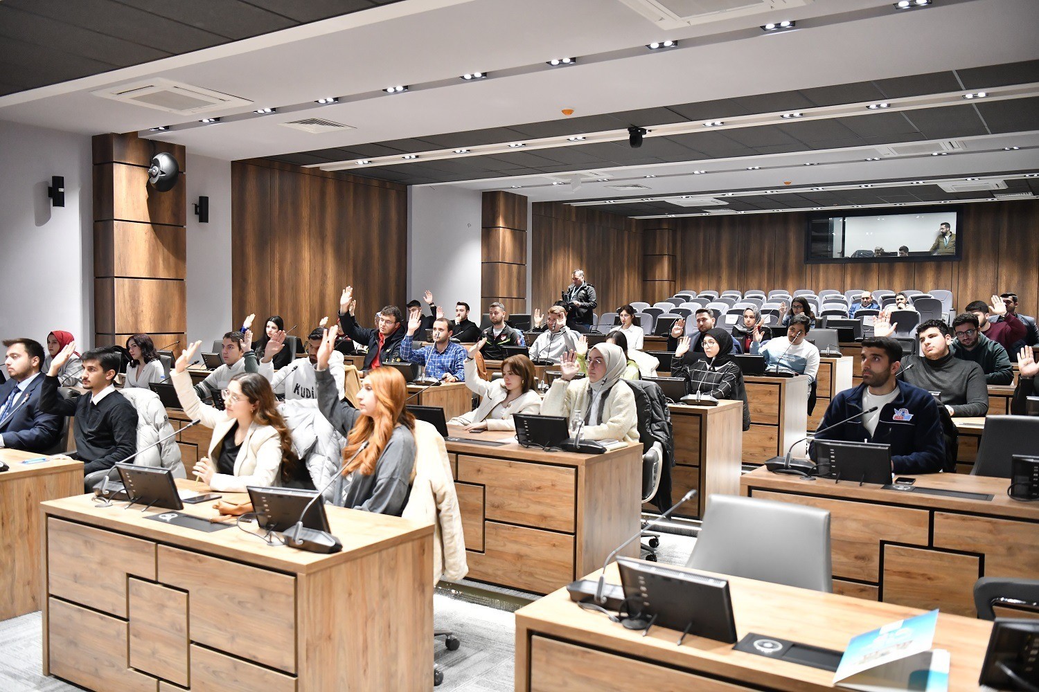 Yeşilyurt Genç Meclisi, gençlere yönelik sosyal alanlar ve altyapı çalışmalarını görüştü