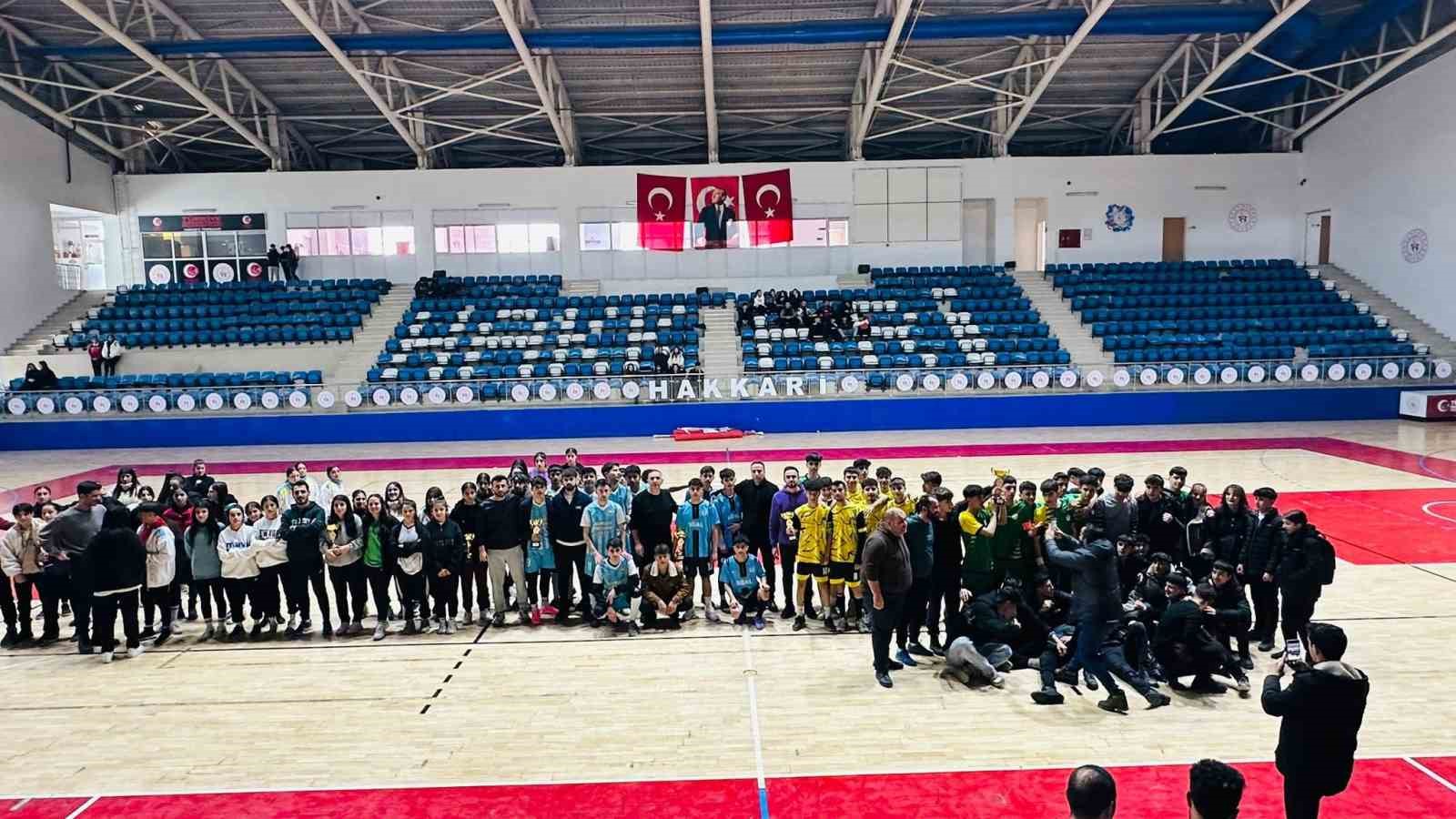 Hakkari&rsquo;de futsal m&uuml;sabakaları sona erdi
