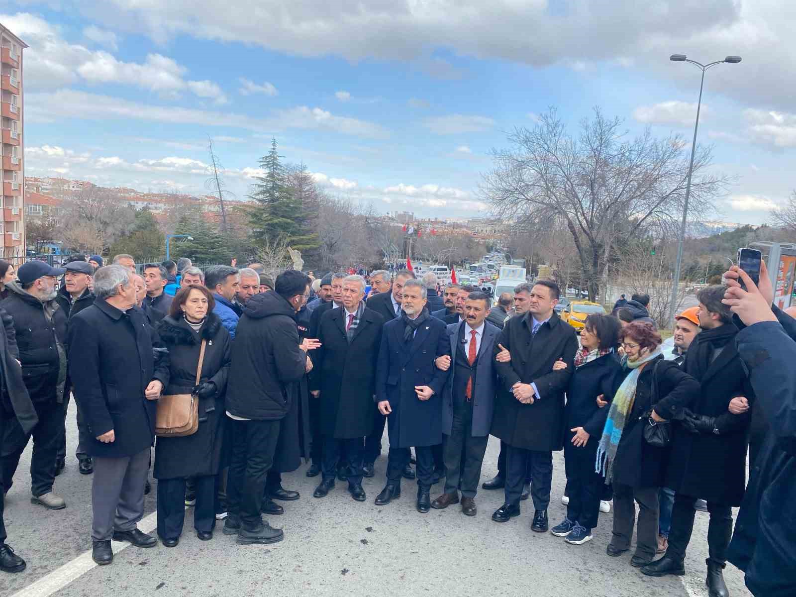 Maden-İş Genel Başkanı Ak&ccedil;ul: "G&ouml;rd&uuml;k ki iş&ccedil;inin sesini duymamışlar, bizi hi&ccedil; anlamamışlar"
