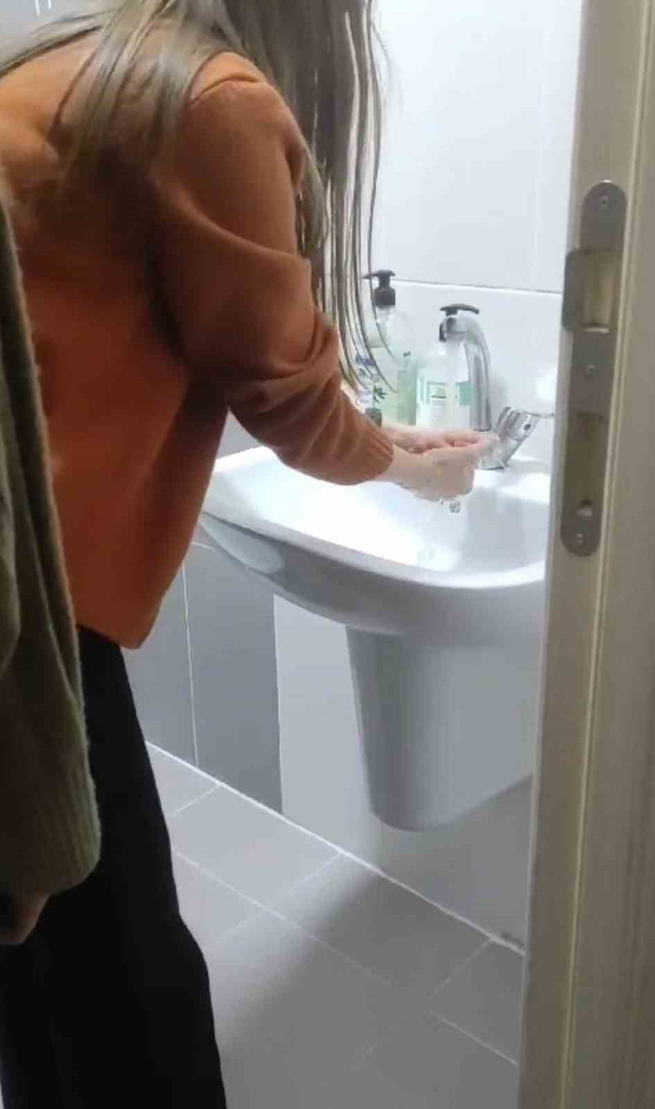 AK Parti Bandırma İl&ccedil;e Başkanı Karlahan&rsquo;dan CHP&rsquo;ye KYK yurdu cevabı
