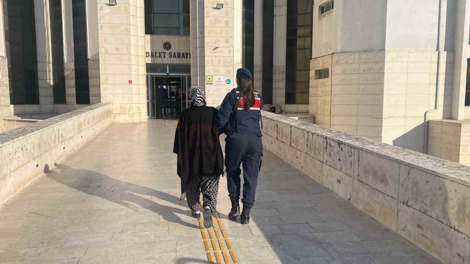 Balıkesir’de 29 yıl hapis cezası bulunan şahıs jandarma tarafından yakalandı