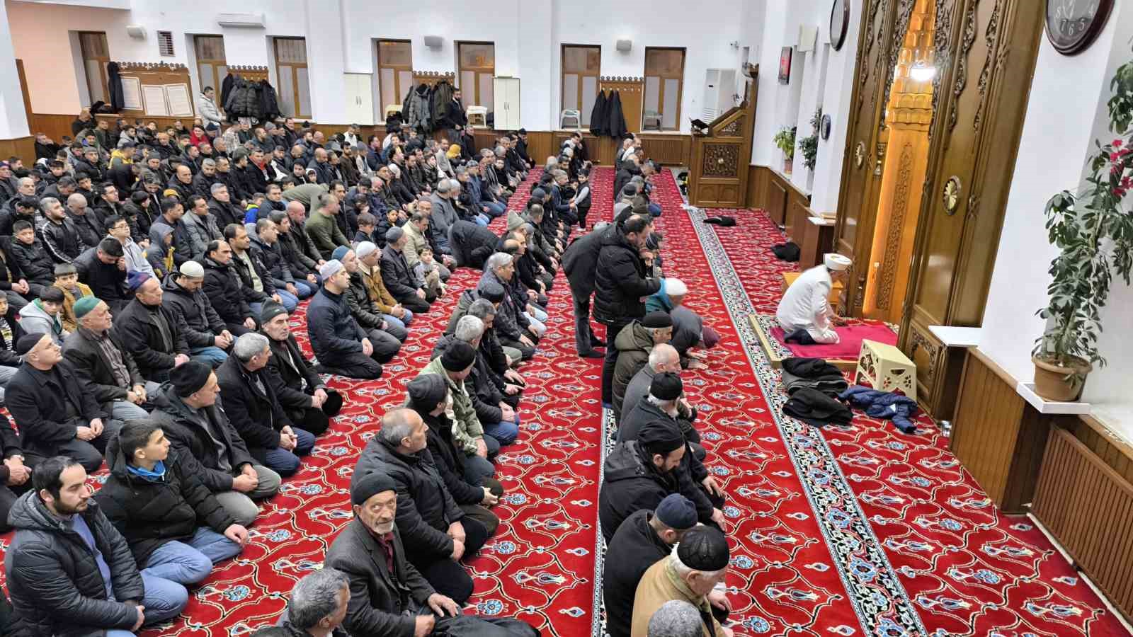 Muş&rsquo;ta Berat Kandili idrak edildi
