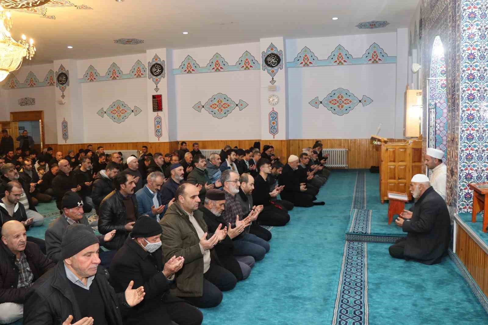 Erzurum’da Beraat Kandili coşkusu