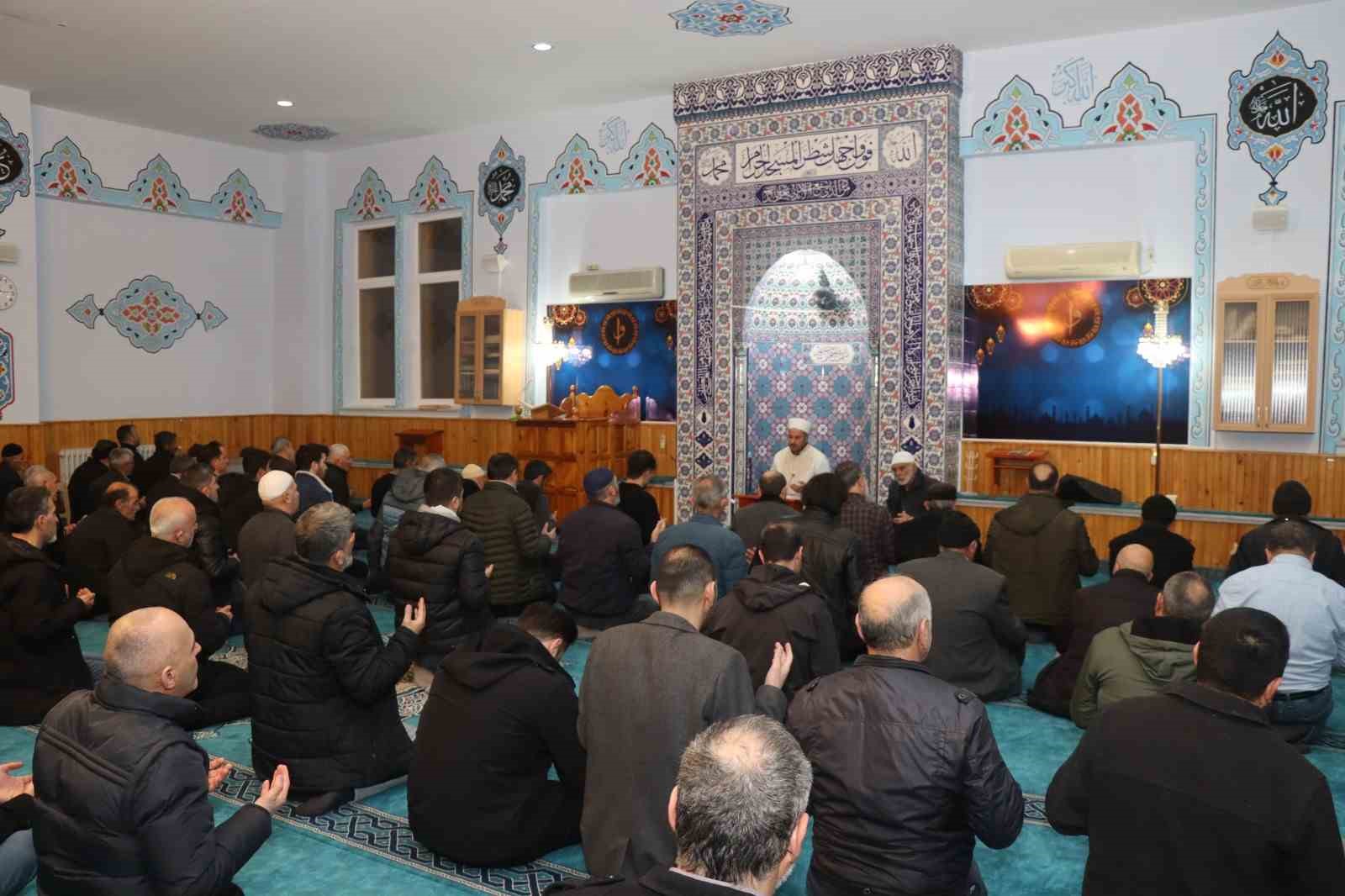 Erzurum&rsquo;da Beraat Kandili coşkusu
