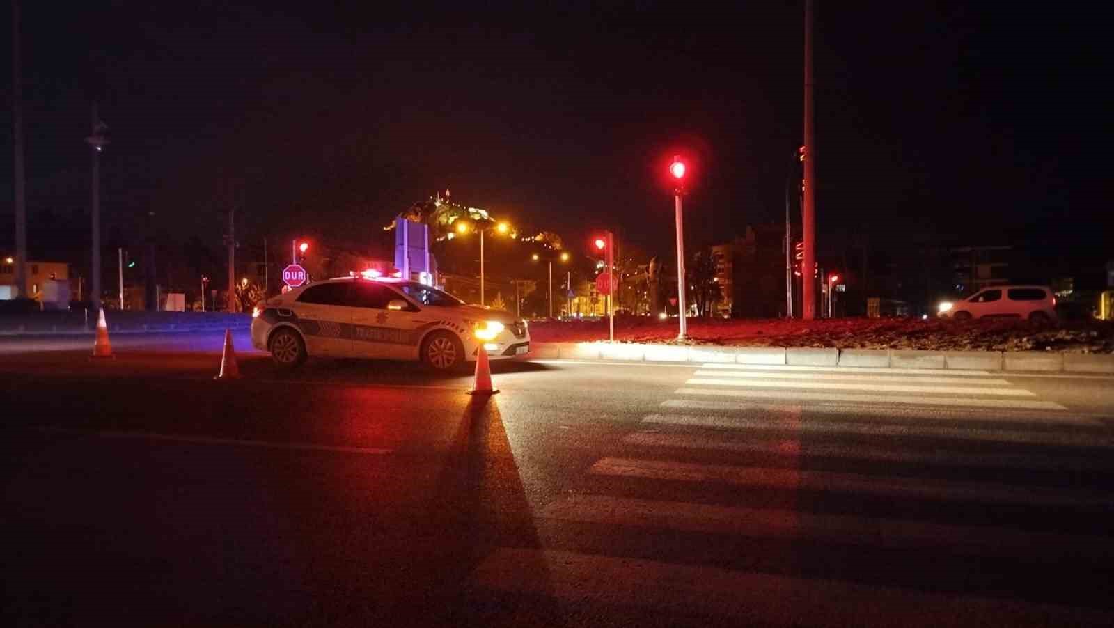 D100’de otomobilin çarptığı yaşlı adam hayatını kaybetti