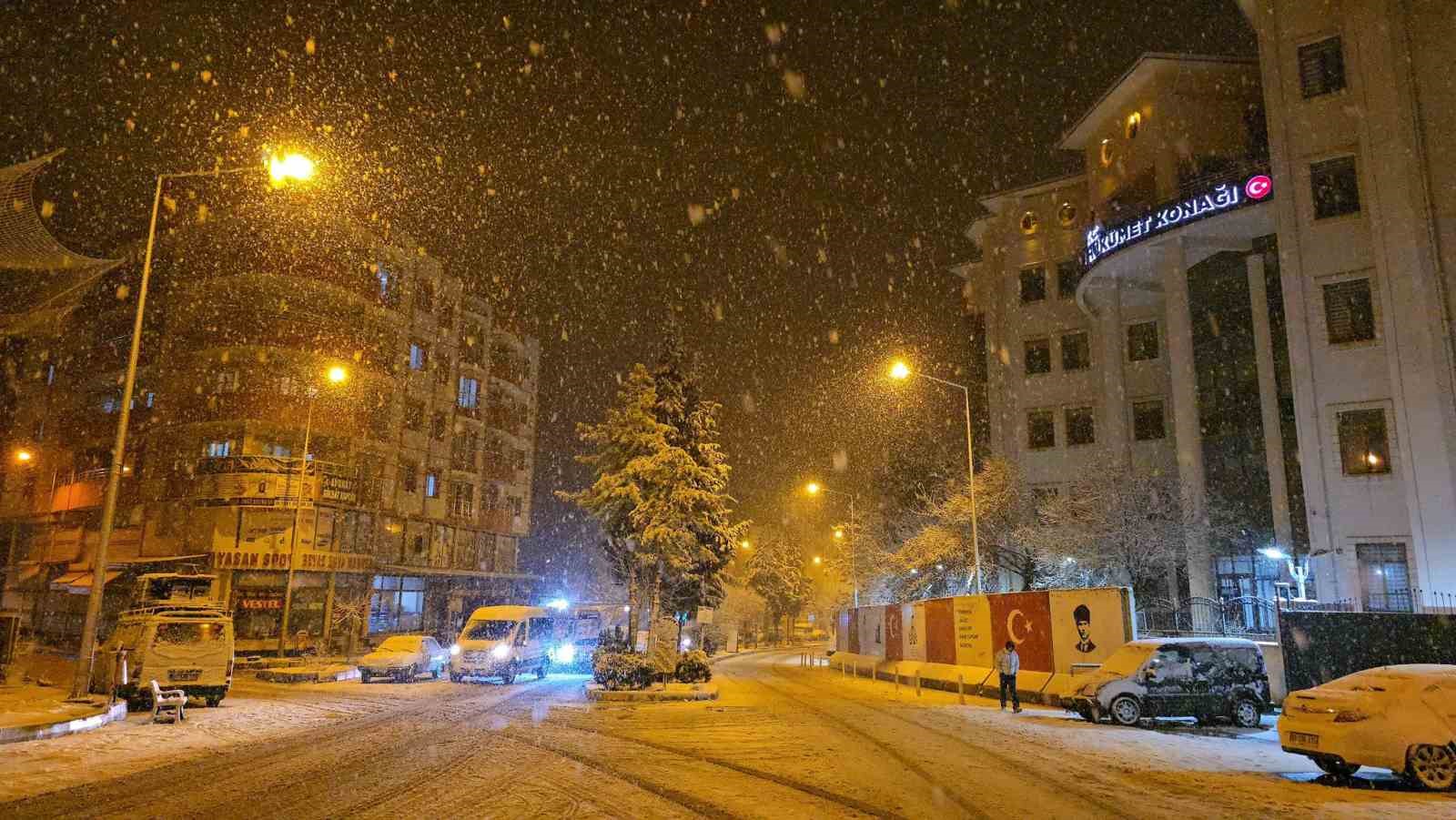 Mardin’de eğitime kar engeli