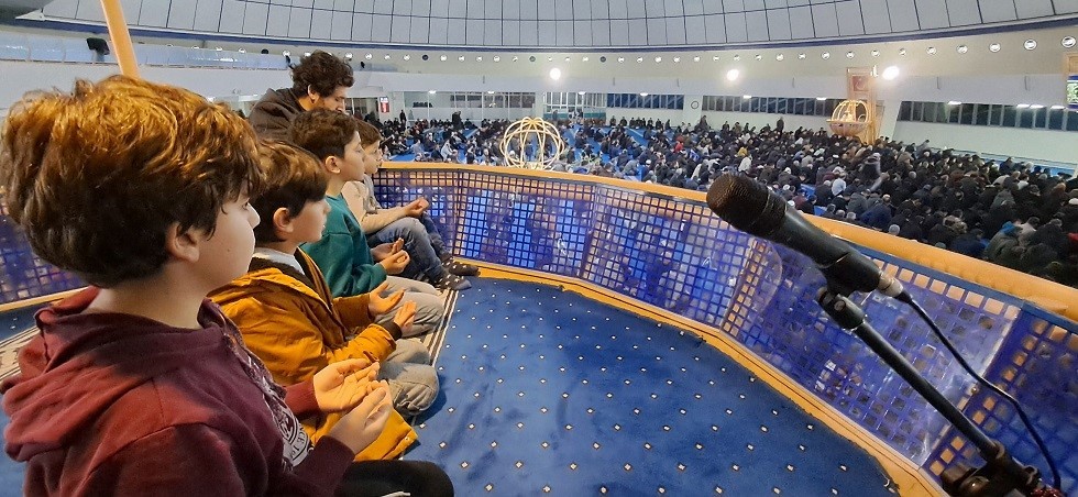 Erzincanlılar Berat Kandilinde camileri doldurdu
