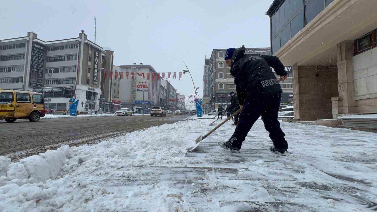 Erzurum kar’a teslim