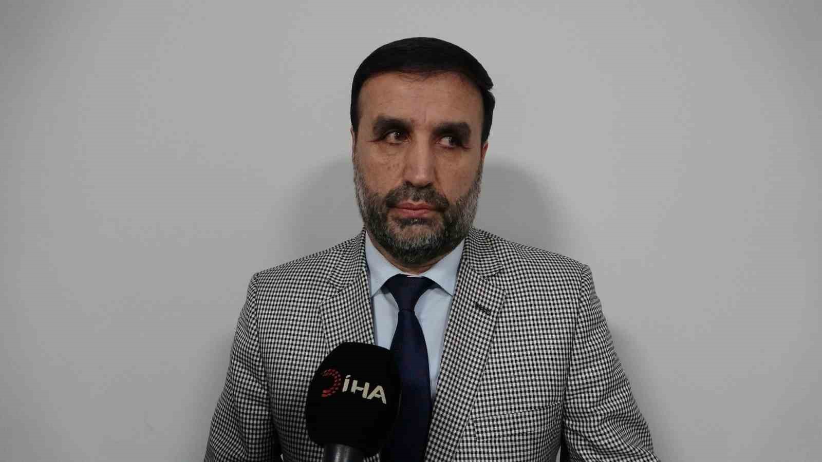 Parmakları g&ouml;zleri oldu
