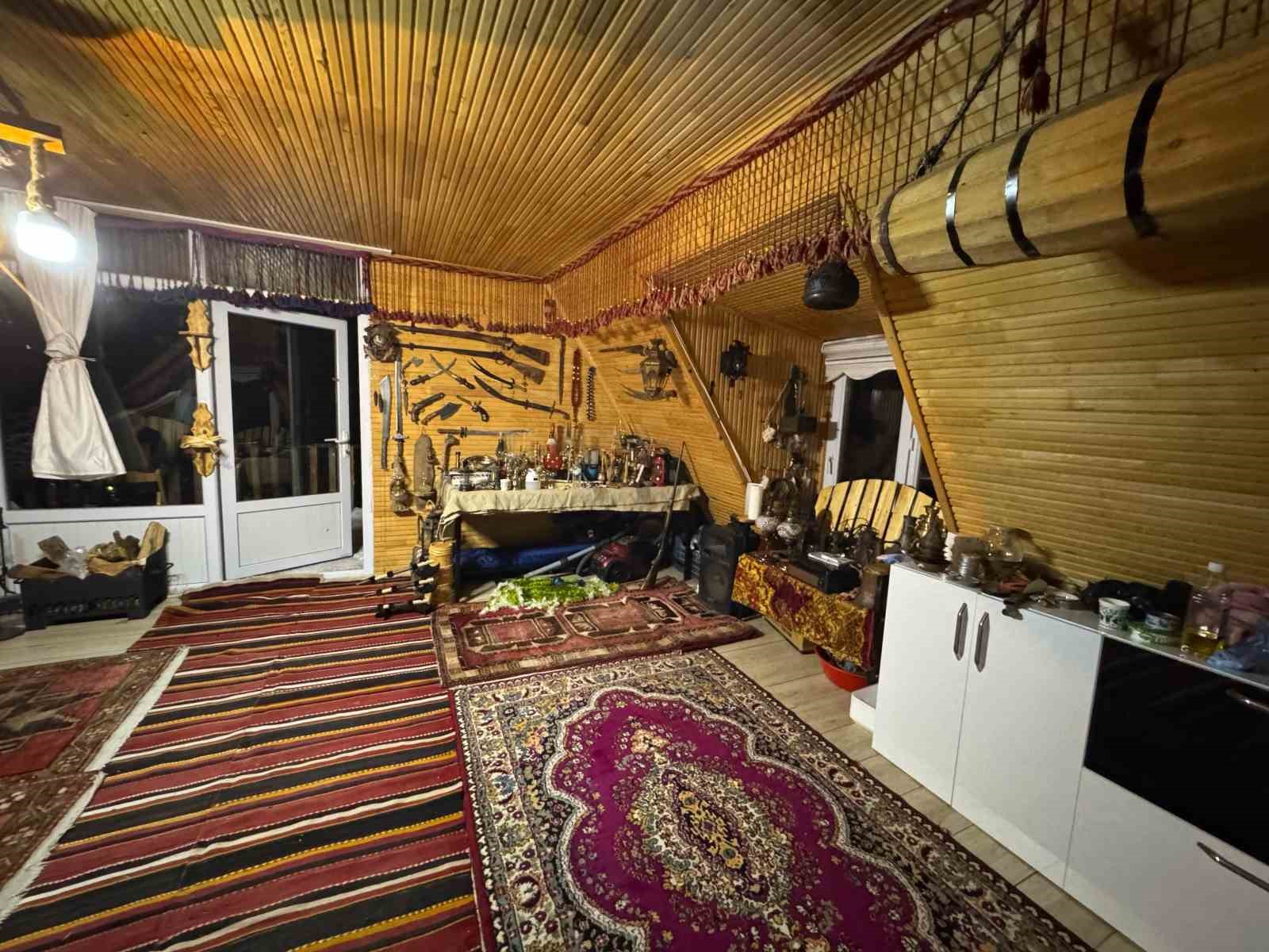 Bin 600 rakımdaki bu evi g&ouml;ren bir daha bakıyor
