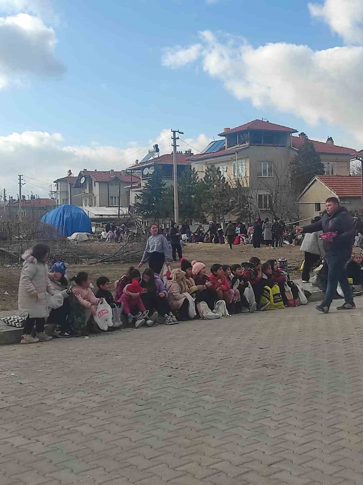 Çocukların şeker toplama geleneği yine bozulmadı