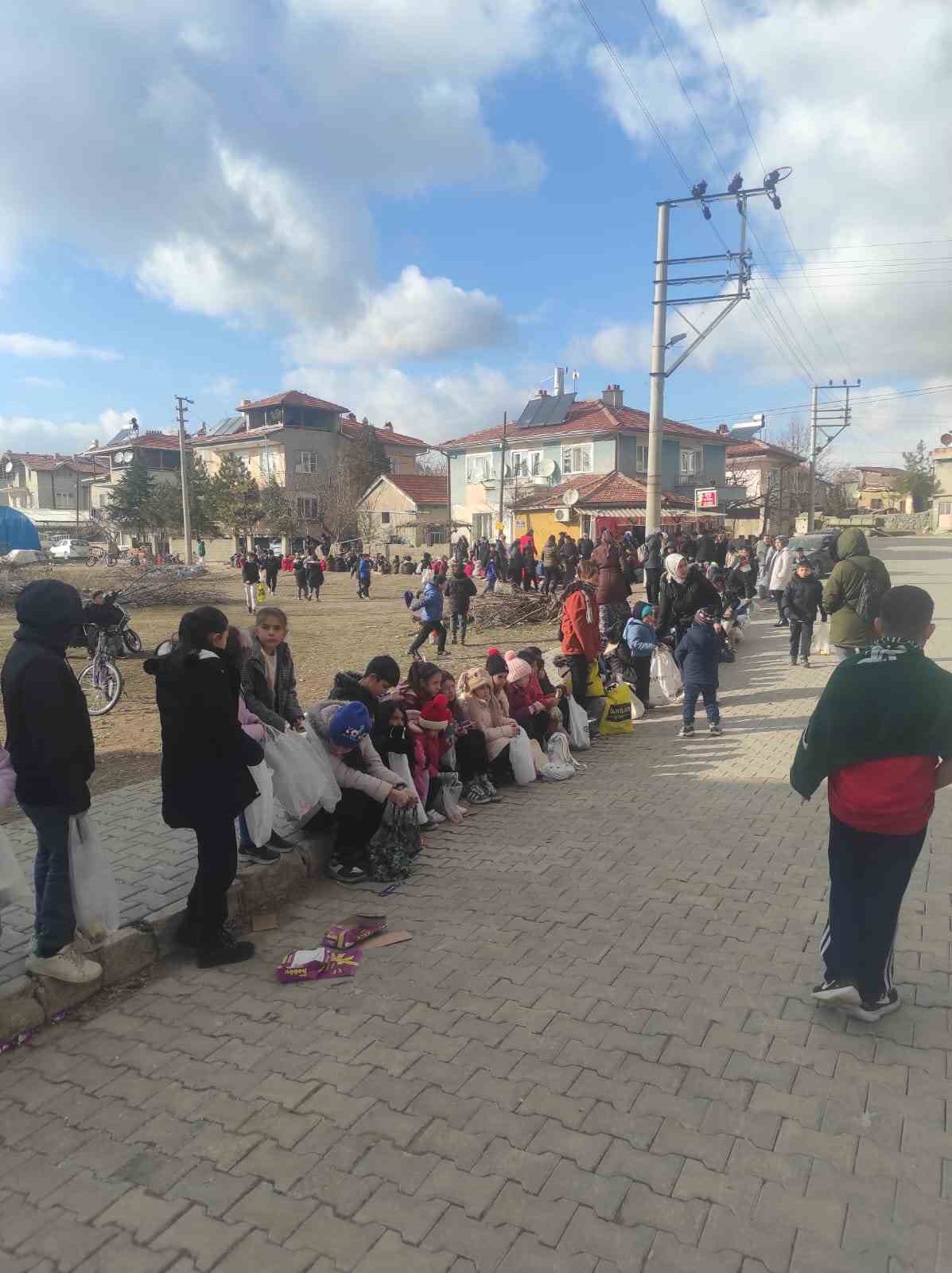 Çocukların şeker toplama geleneği yine bozulmadı