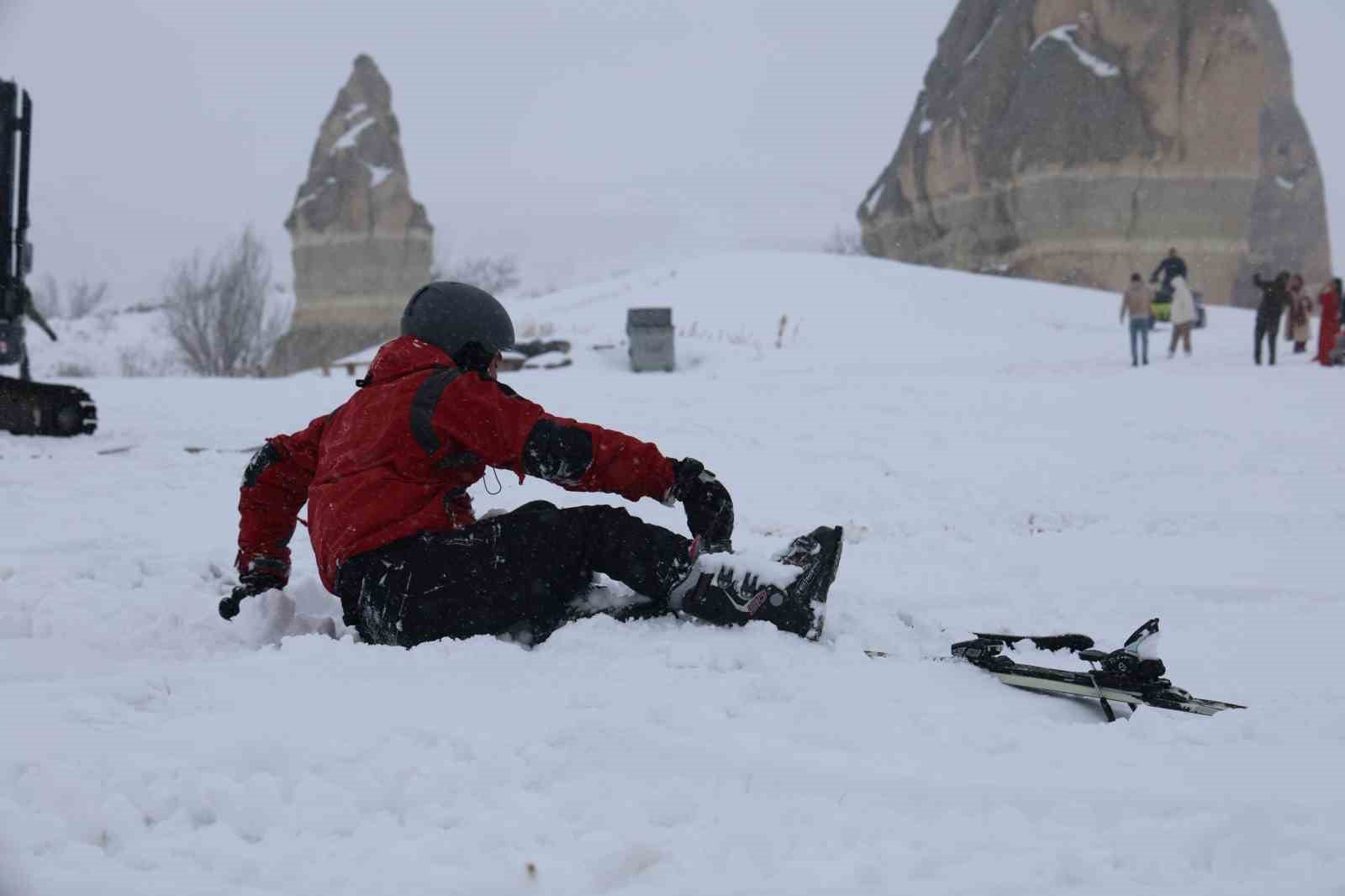 Kapadokya&rsquo;da spor tutkunları 360 derece d&ouml;nerek kaymanın keyfini yaşadı
