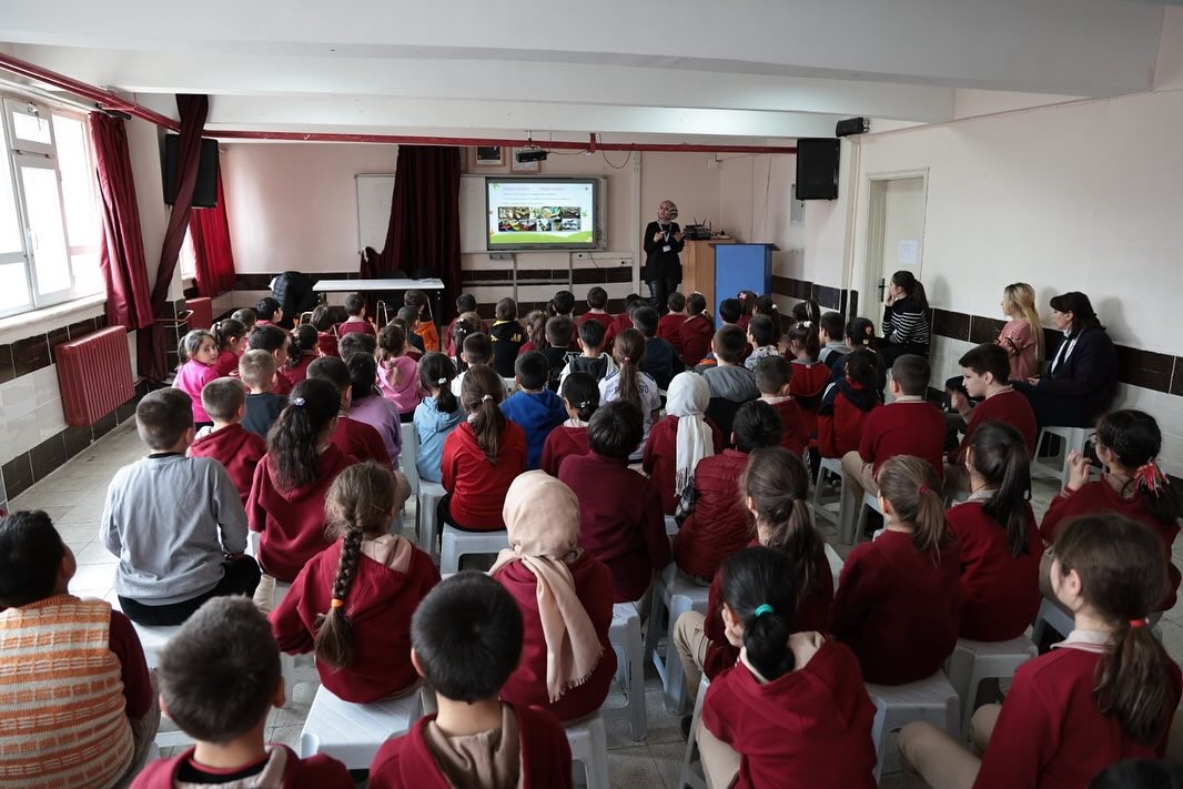 K&uuml;tahya Belediyesi&rsquo;nden &ouml;ğrencilere "Sıfır Atık" eğitimi
