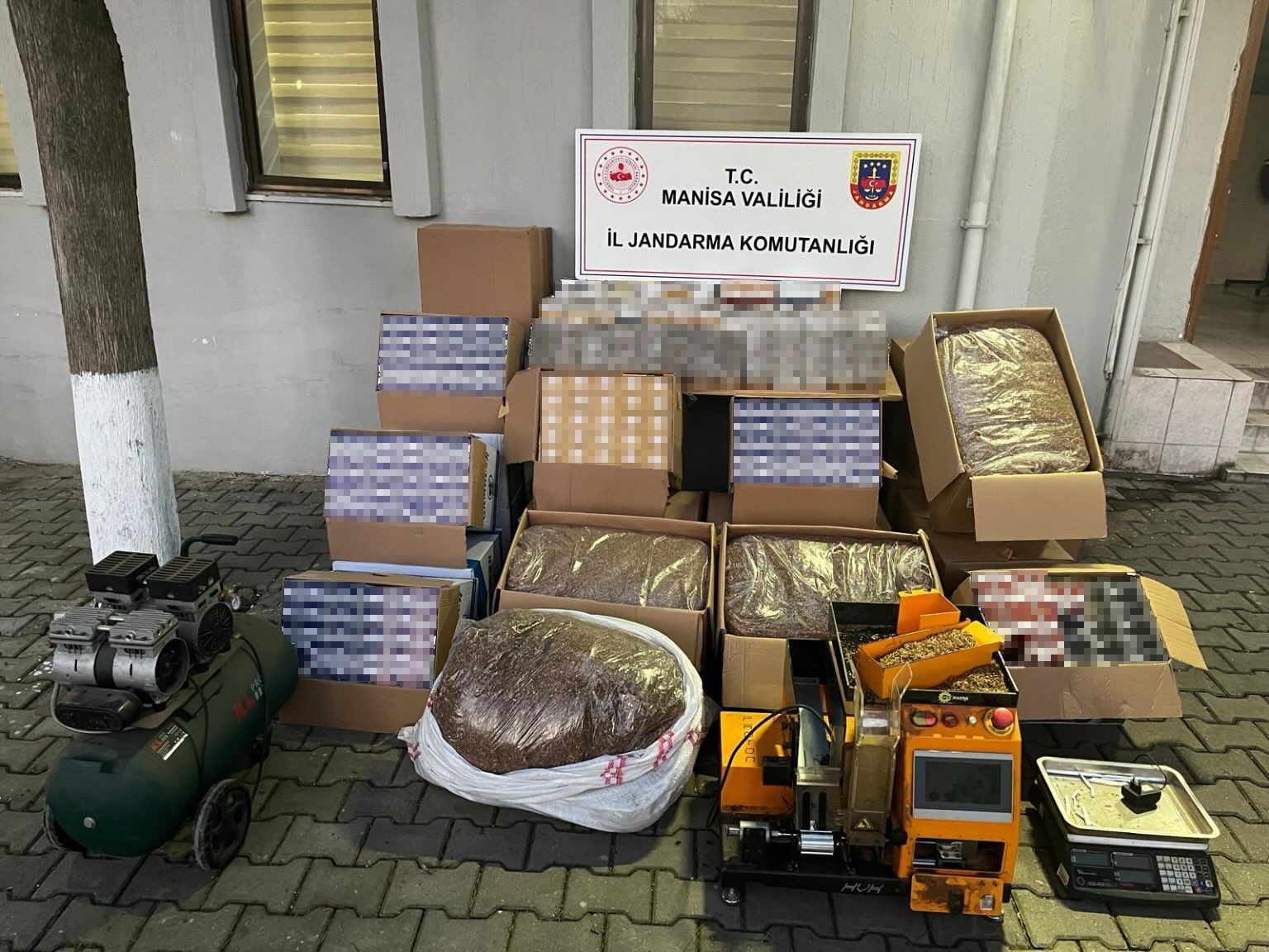 Manisa’da jandarmadan kaçakçılık operasyonu