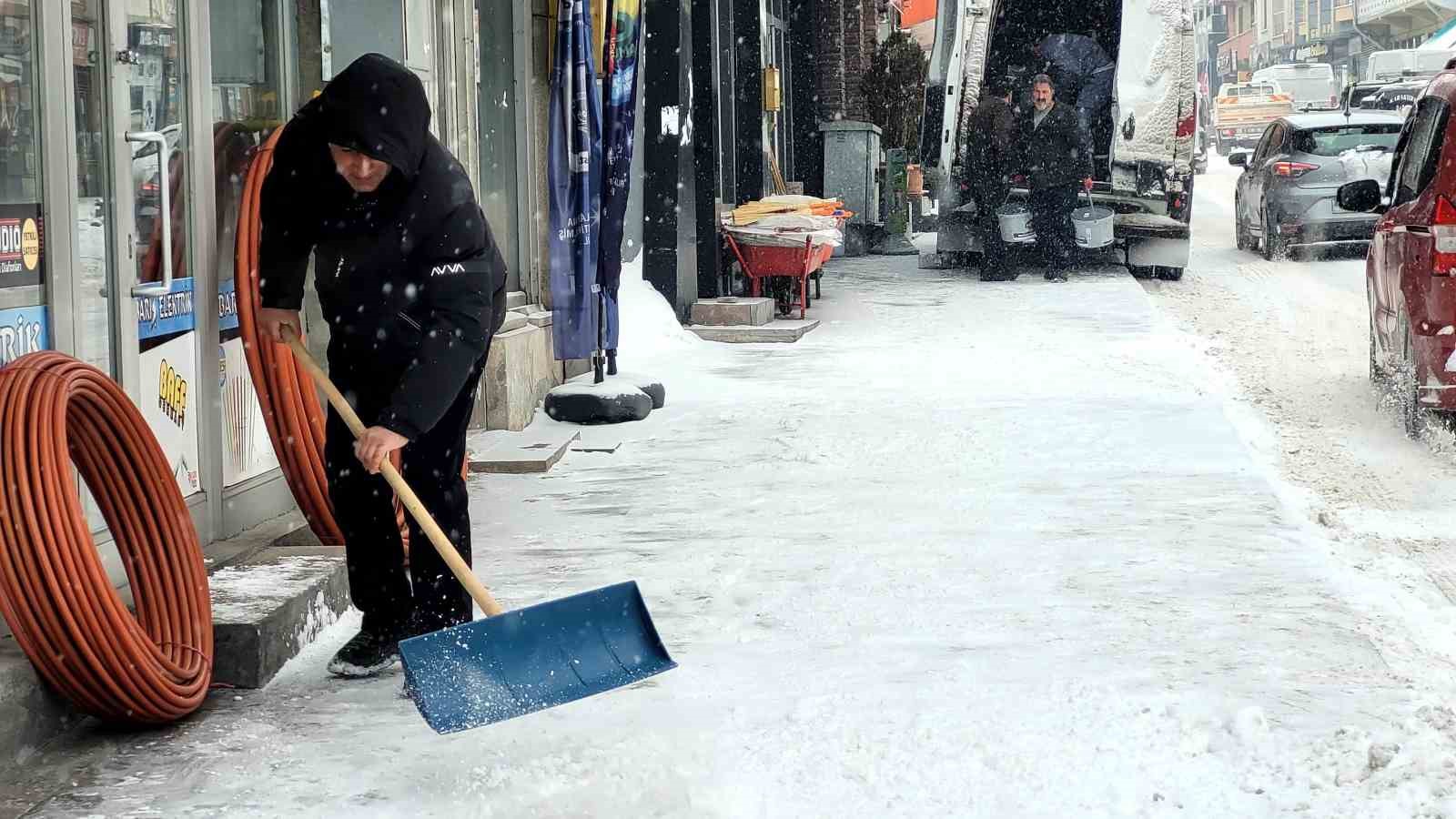 Sarıkamış’ta yoğun kar yağışı