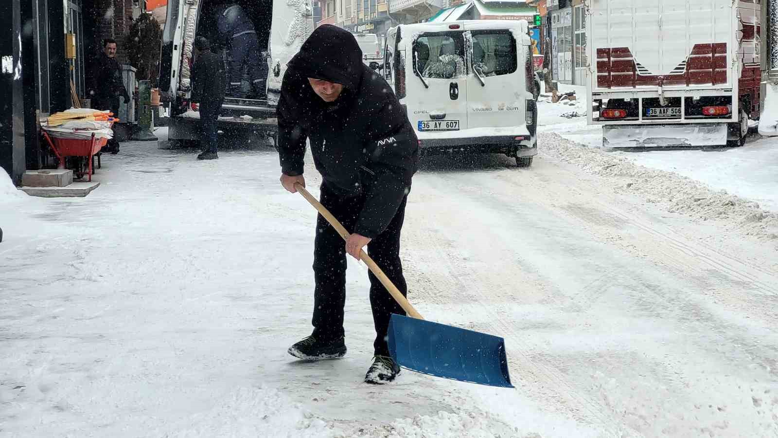 Sarıkamış&rsquo;ta yoğun kar yağışı
