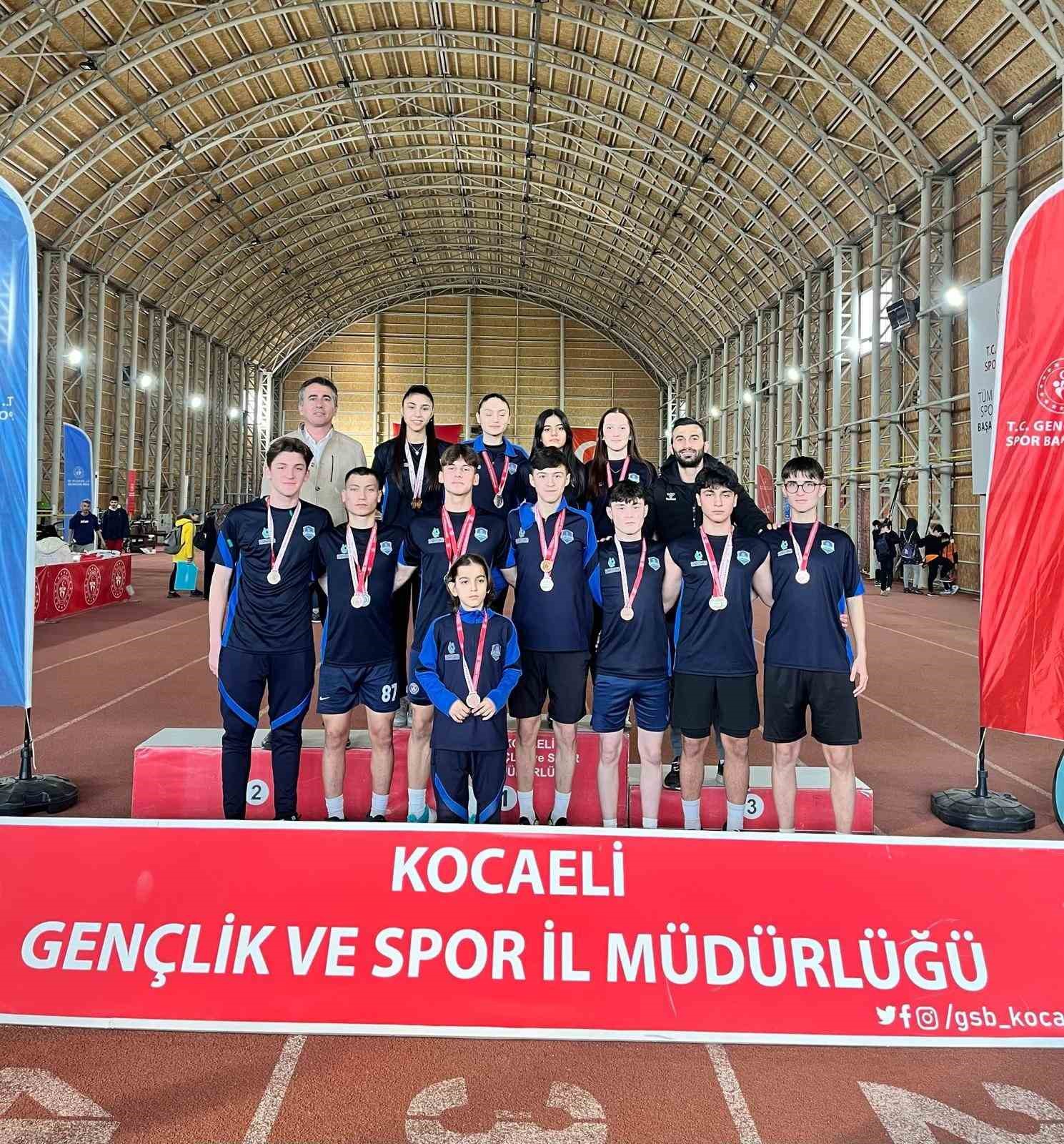 Çayırova Belediyesi’ne atletizmde 19 madalya