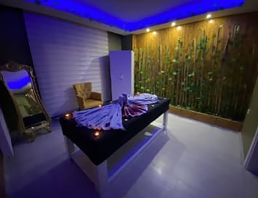 Hatay&rsquo;da masaj ve SPA salonlarına operasyon: Ka&ccedil;ak &ccedil;alışan 20 yabancı uyruklu kadın tespit edildi
