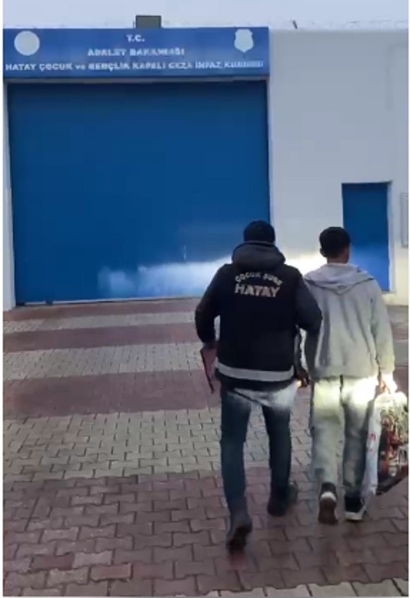 Dörtyol’da hapis cezasıyla aranan 2 şahıs yakalandı