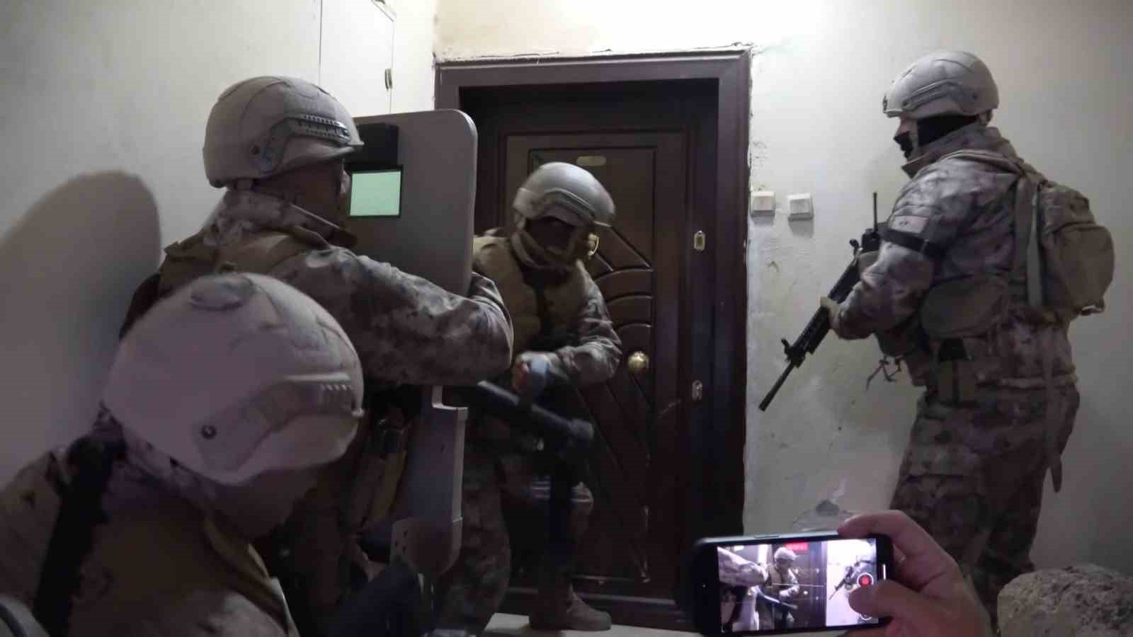 Adıyaman’da hırsızlık şüphelilerine dev operasyon: 34 gözaltı