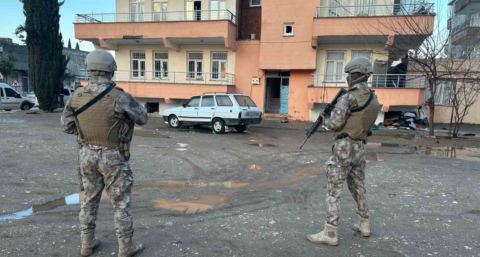 Adıyaman&rsquo;da hırsızlık ş&uuml;phelilerine dev operasyon: 34 g&ouml;zaltı
