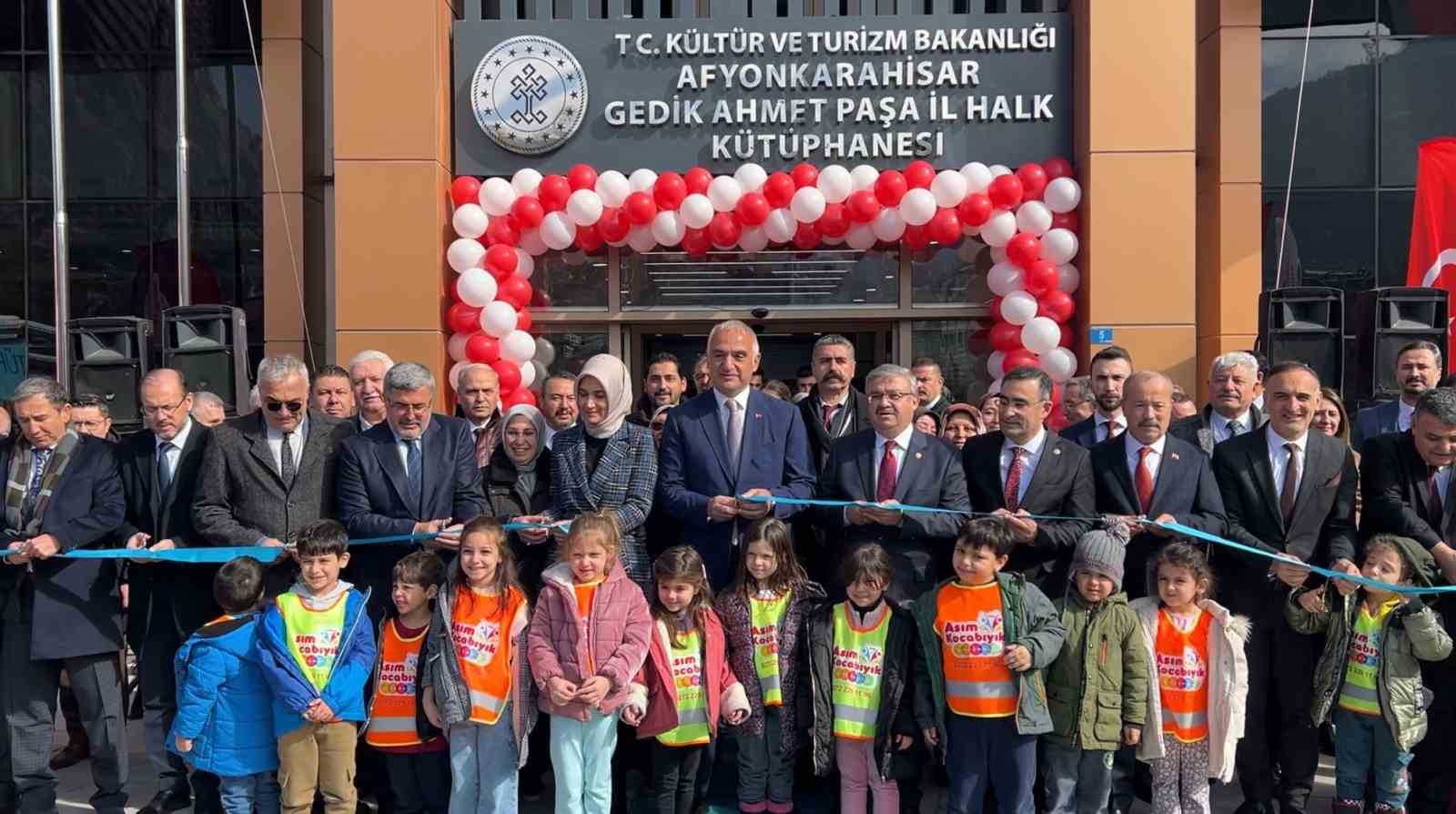 Bakan Ersoy, Afyonkarahisar&rsquo;da k&uuml;t&uuml;phane a&ccedil;ılışı yaptı
