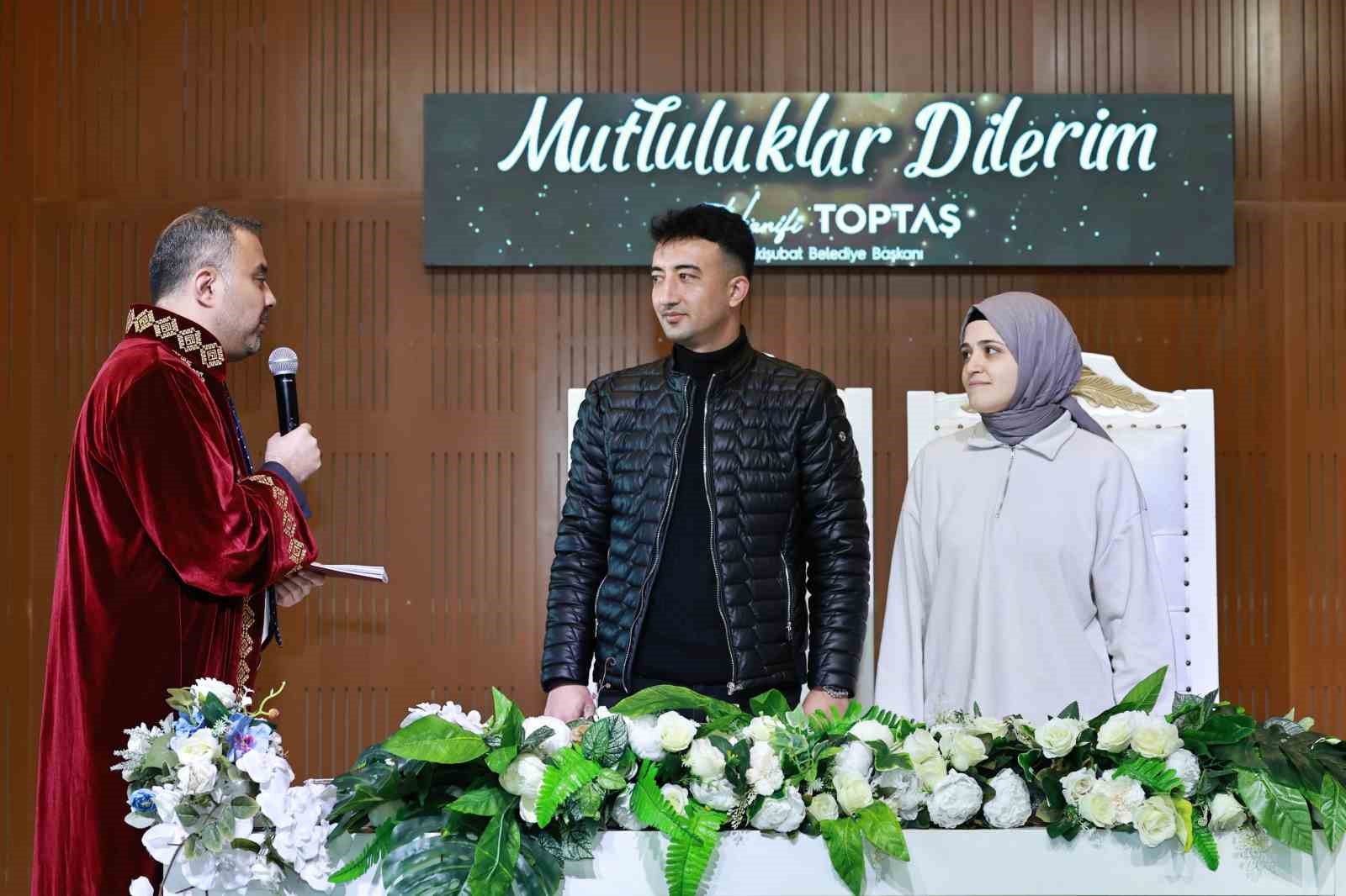 Kahramanmaraş&rsquo;ta &ccedil;iftler 14 Şubat&rsquo;ta sevgilerini nikahla &ouml;l&uuml;ms&uuml;zleştirdi
