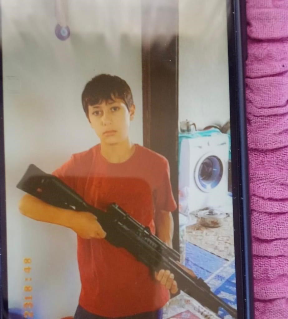 Ormanlık alanda &ouml;l&uuml; bulunan Kemal Aks&uuml;zek g&ouml;zyaşlarıyla toprağa verildi
