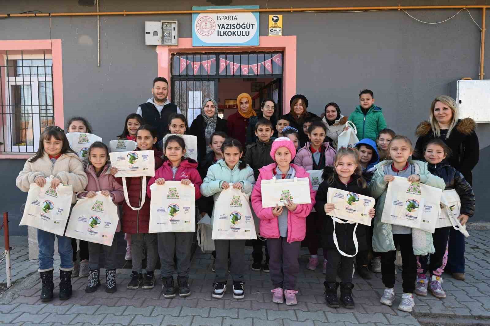 Isparta Belediyesi k&ouml;y okullarında sıfır atık eğitimi veriyor
