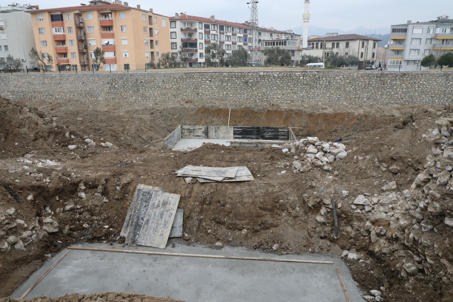 Edremit Çayı üzerine yeni köprü hızla ilerliyor