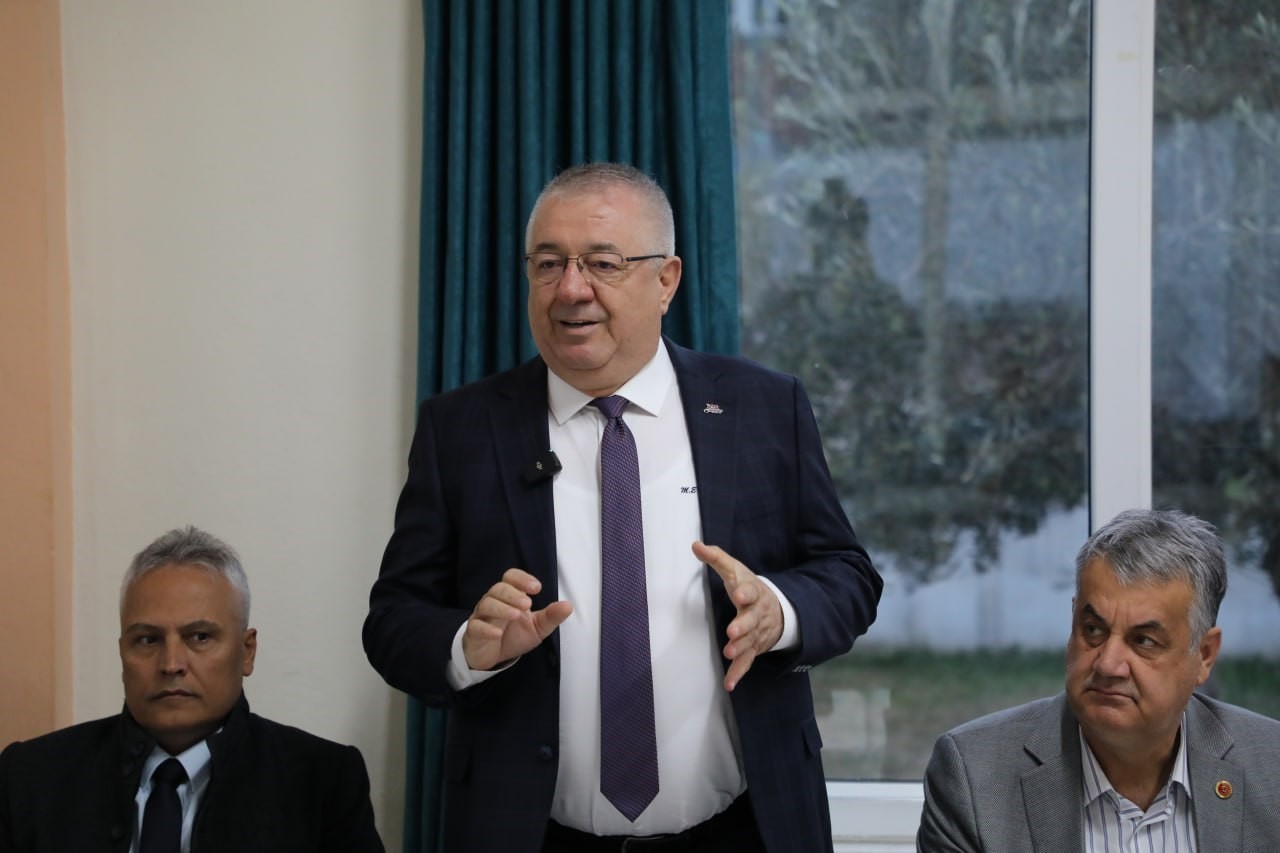 Edremit Belediyesi vergi bor&ccedil;larını sıfırladı
