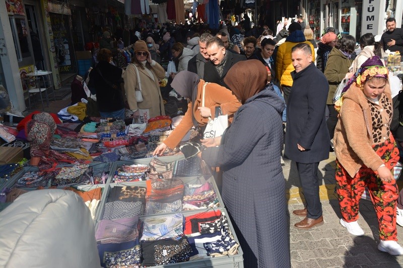 Edremit&rsquo;te Pazaryerleri Kurulum ve Denetim Komisyonu toplantısı ger&ccedil;ekleştirildi
