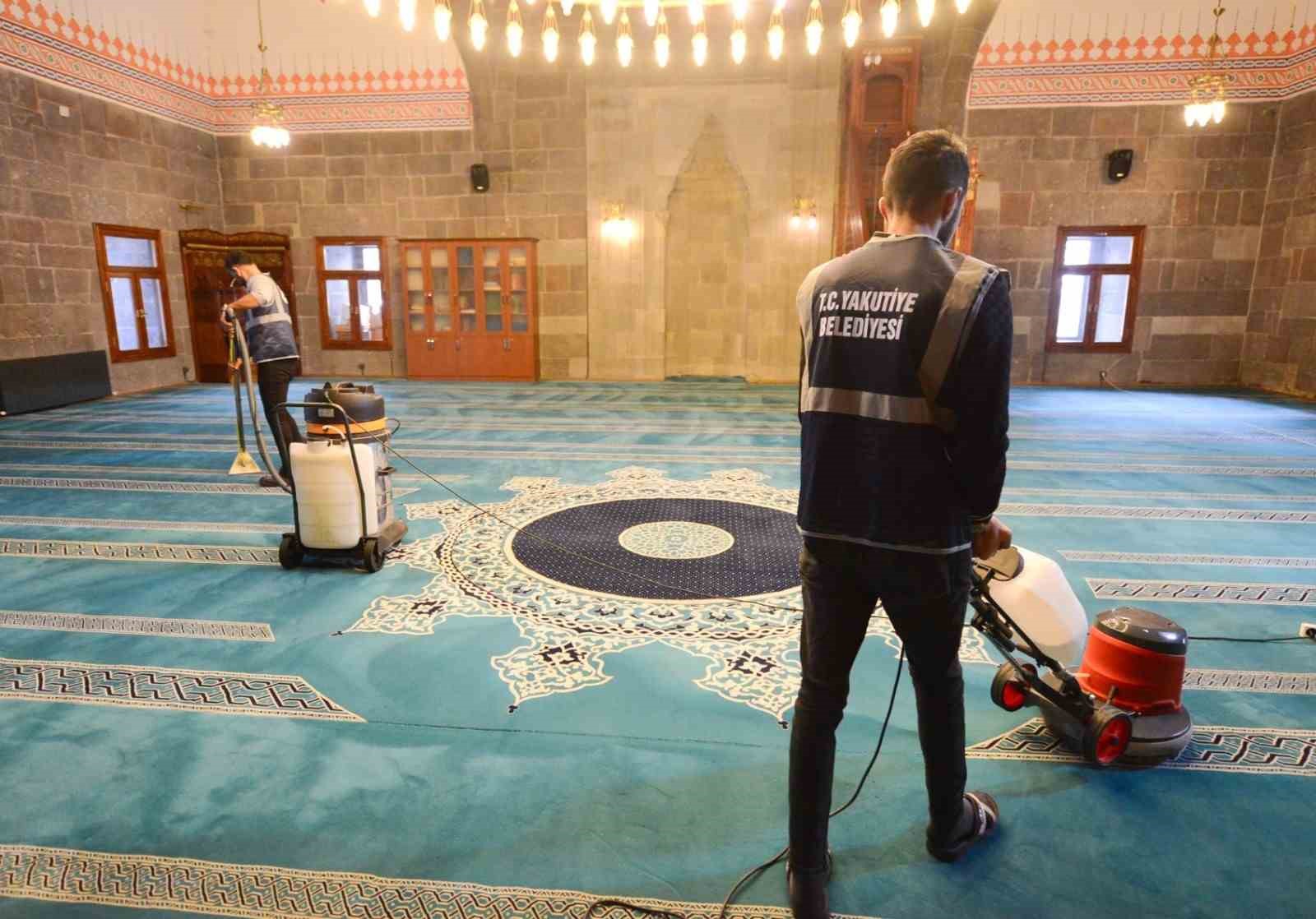 Yakutiye’de Camiler Ramazan’a Hazırlanıyor
