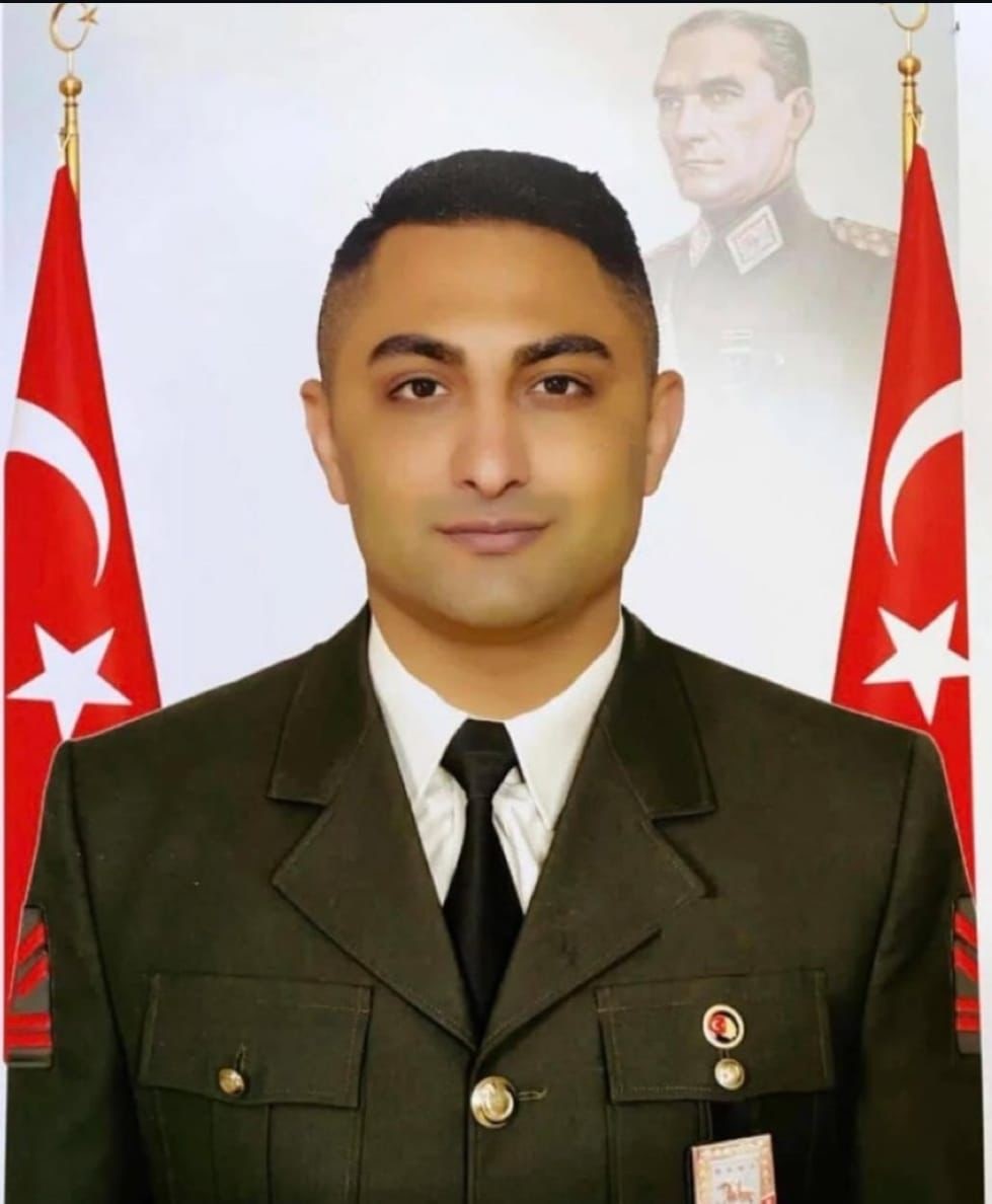 Şehit uzman &ccedil;avuş İzmir&rsquo;de son yolculuğuna uğurlandı
