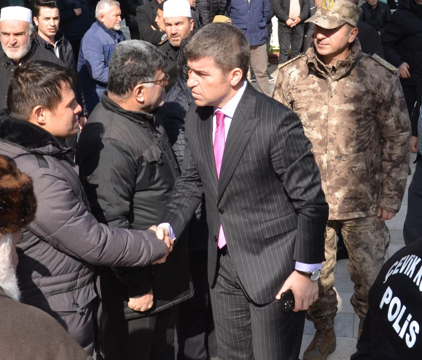 Kalp krizi sonucu vefat eden polis memuru İsa Bacanak defnedildi
