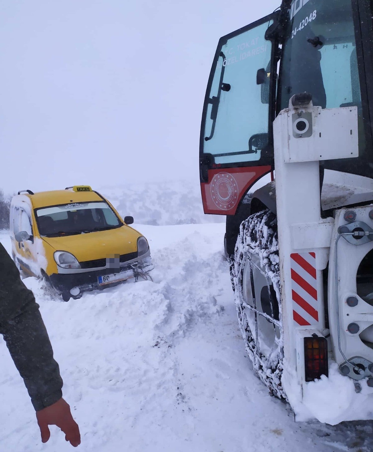 Tokat İl &Ouml;zel İdare ekipleri rahatsızlanan vatandaş i&ccedil;in seferber oldu
