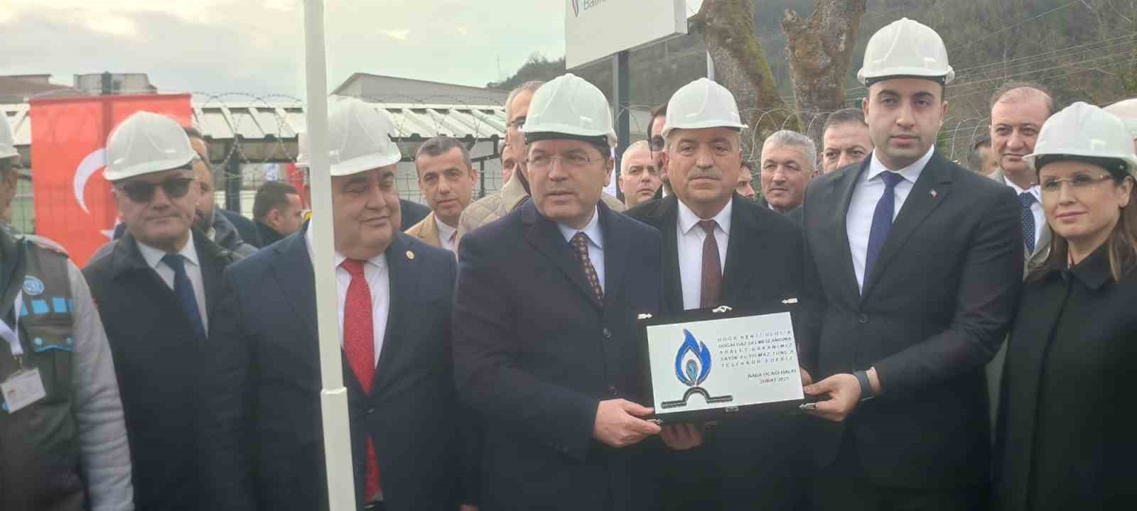 Doğalgazın ilk ateşini Adalet Bakanı Tun&ccedil; yaktı
