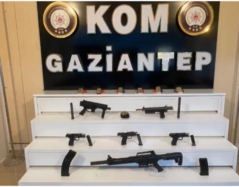 Gaziantep’te silahlı suç örgütüne operasyon: 23 gözaltı
