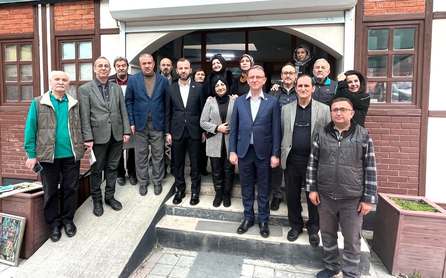 AK Parti Kütahya milletvekilleri, Kent Konseyi Kültür ve Sanat Merkezi’ni ziyaret etti